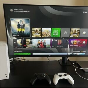 Microsoft Xbox series S 512gb video game console 2 Controllers Lightly used